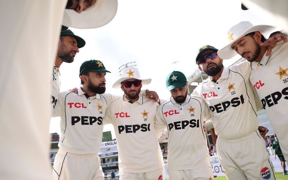 'The guys are probably more used to a little bit of chaos than I am' - Mike Hesson on Pakistan's overhaul