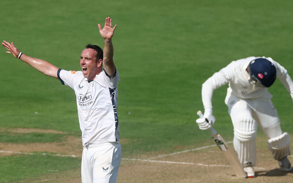 Kyle Abbott signs Hampshire contract extension through 2027 season