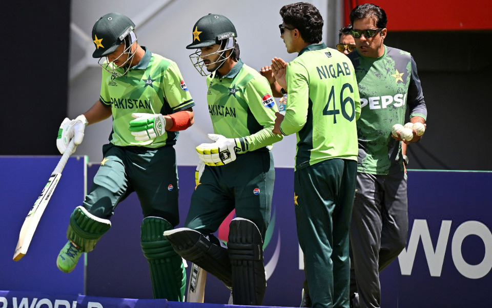 Pakistan U-19 team mistaken for asylum seekers by protesters outside Portsmouth hotel