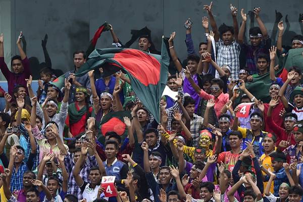 Bangladesh spectators