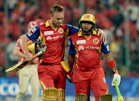 Sarfaraz Khan with Ab de Villiers RCB