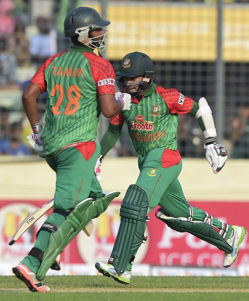 Bangladesh 329-6 vs Pakistan