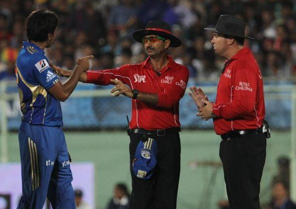 Munaf Patel vs Umpire IPL