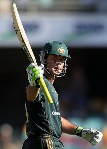 South Africa scored 326/3 with Graeme Smith making 84 and Jacques Kallis (80*) and Jonty Rhodes (71*) adding 135 for the 5th wicket. (Photo Source: Getty Images)