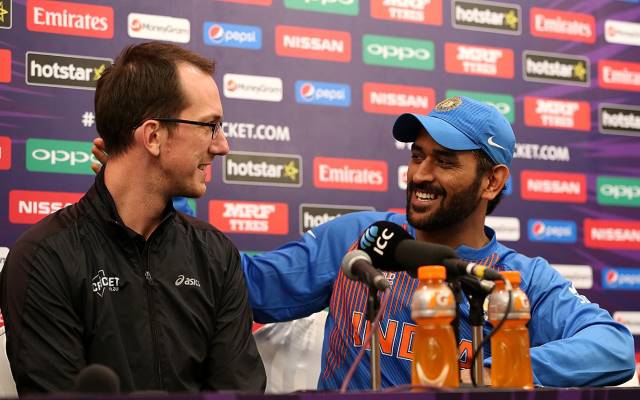 Sam Ferris With MS Dhoni