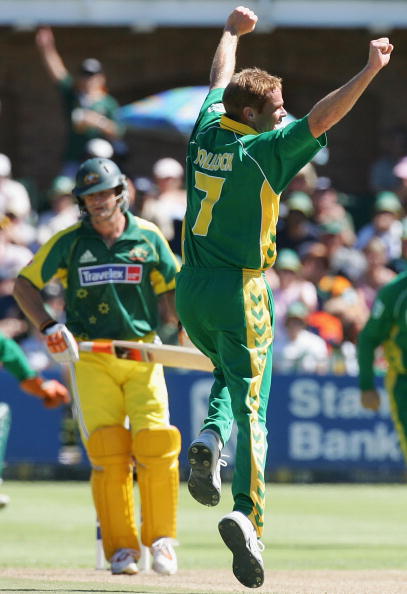 Shaun Pollock - Adam Gilchrist