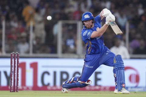 Jonny Bairstow punches the ball away, Punjab Kings vs Mumbai Indians, IPL 2025, Qualifier 2, Ahmedabad, June 1, 2025