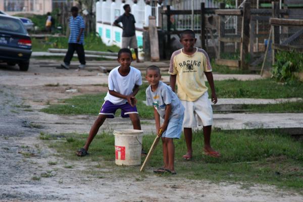 http://www.traveladventures.org/countries/guyana/images/guyanese-people07.jpg