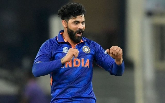 CWC 2023: WATCH- Ravindra Jadeja takes a diving stunner to send back  Mushfiqur; signals to T Dili... in 2023 | World cup, India match, India