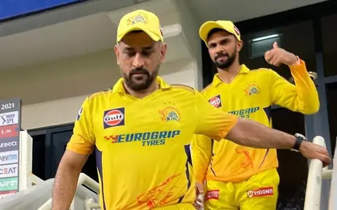 Dhoni and Gaikwad