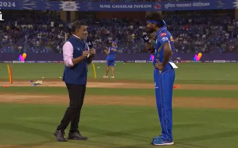 Sanjay Manjrekar and Hardik Pandya at Wankhede Stadium