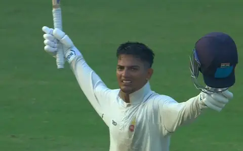 WATCH- Yash Dhull completes ton with six, Tamil Nadu remain in firm control