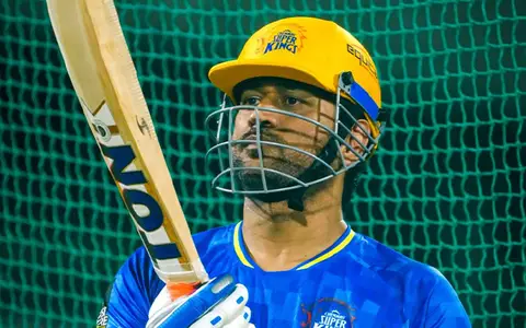 MS Dhoni in CSK nets