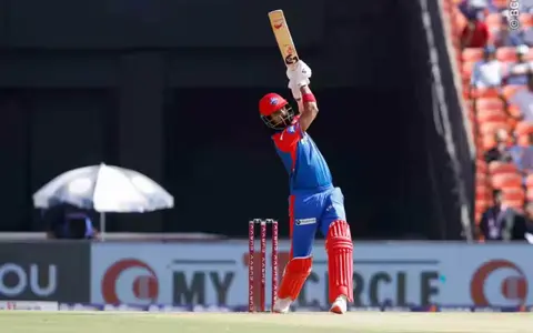 [WATCH] IPL 2025: KL Rahul slogs Mohammed Siraj for gigantic maximum in GT vs DC clash