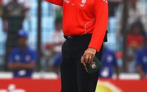 Daryl Harper who stood in 22 ODIs in World Cups form 2003-2011 debuted as umpire in 1994 in a match between New Zealand and South Africa.(© Getty Images)