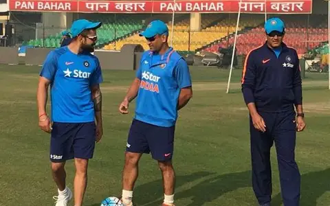 MS Dhoni & Virat Kohli India News