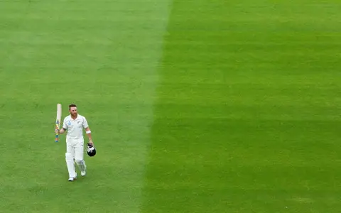 highest strike rate in Tests