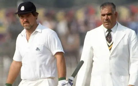 Mike Gatting with Pakistan umpire Shakoor Rana