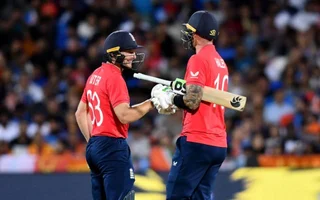 Jos Buttler an Alex Hales
