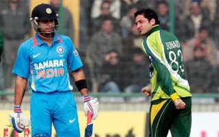 Virat Kohli and Junaid Khan.