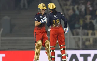 Smriti Mandhana and Sophie Devine RCB.