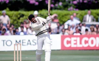 3 cricketers who used the controversial Mongoose Bat