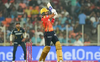IPL 2025: Funniest Memes from GT vs PBKS Mid-Innings of Match 5