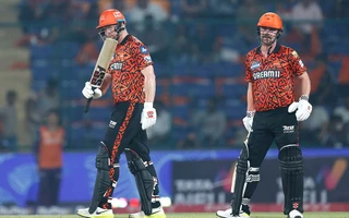 [WATCH] IPL 2025: Travis Head, Heinrich Klaasen take KKR bowlers to cleaners at Kotla
