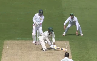 [Watch] WTC 2023-25 Final: Alex Carey gifts wicket with reverse-sweep to Keshav Maharaj
