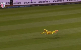 [WATCH] - Faf du Plessis defies gravity to take one-handed stunner in MLC 2025, video goes viral