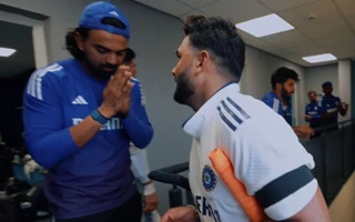 [WATCH] KL Rahul bows down in admiration after Rishabh Pant's heroics on Day 1