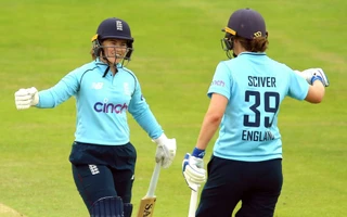 Tammy Beaumont and Nat Sciver