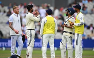 'Aap Harry Brook ko bowling de rahe ho, aapka galti' - Ashwin slams Stokes for throwing taunts at Jadeja