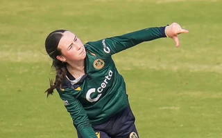 Aimee Maguire receives clearance to bowl again in international cricket