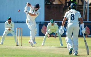 Henry Nicholls and Rachin Ravindra