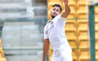 Umran Malik shines on return, express pace stuns batters once again