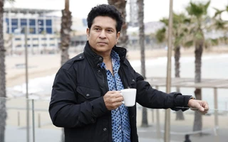 Sachin Tendulkar keeps 15-year promise to teammate who batted with broken hand for his India debut