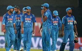 Asia Cup 2014: Indian team dejectedly walking back after getting defeated by Pakistan