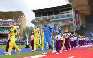 Women's World Cup 2025, 1st semi-final: The teams walk out for their respective countries' national anthems