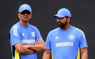 Rahul Dravid [L] and Rohit Sharma [R]