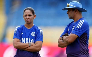 Harmanpreet Kaur [L] and Amol Muzumdar [R]