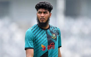Mushtaq Ahmed wants Rishad Hossain to perfect more variations to disguise his leg-spin