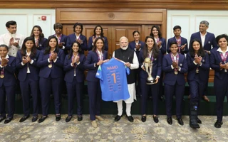 Indian Women's world cup winning squad met PM Narendra Modi and gifted "Namo" signed Team India's Jersey to him