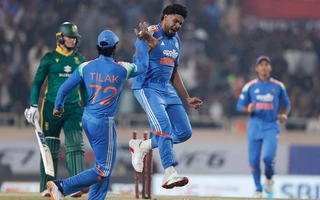 IND vs SA 2025, 1st ODI: Harshit Rana celebrates the dismissal of Ryan Rickelton