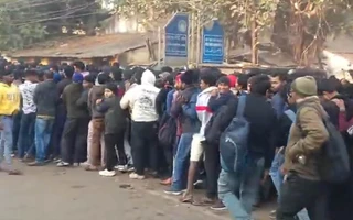 IND vs SA 2025: Thousands queue for 1st T20I tickets, stampede-like situation reported at Barabati Stadium