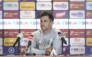 IND vs SA 2025: ‘Beat whatever is put in front of us’ - Ten Doeschate addresses India’s battle with dew