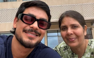 Ishan Kishan [L] with his mother [R]