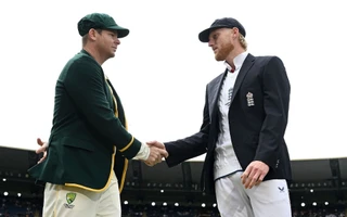 Ashes 2025-26, 4th Test: Steve Smith [L] and Ben Stokes [R]