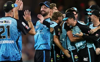 BBL 2025-26: Match 17, STR vs HEA Match Prediction – Who will win today’s BBL match between Adelaide Strikers vs Brisbane Heat?