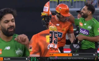 BBL 2025-26: Haris Rauf, Finn Allen get involved in comical shove